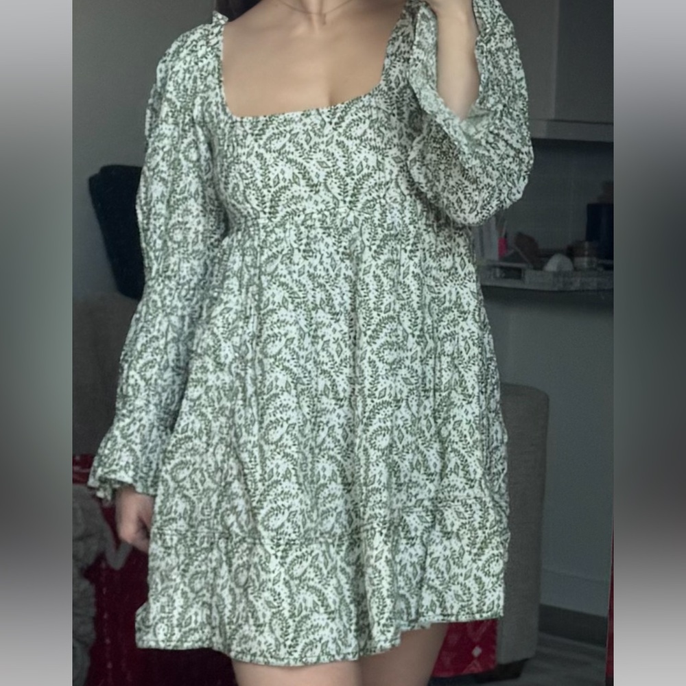 Anthropologie Green and White Long Sleeve Dress